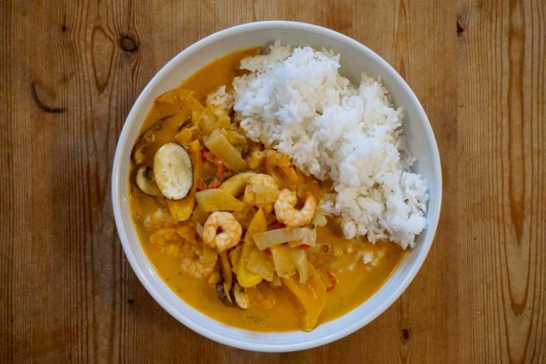 Dreams of Thailand: Prawn Red Curry and Coconut Rice | Recipe
