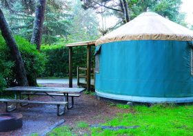 Beach Camping Checklist for Shade Sand and Wind