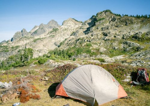 Beginner Day Hiking Checklist: Pack Light, Stay Safe