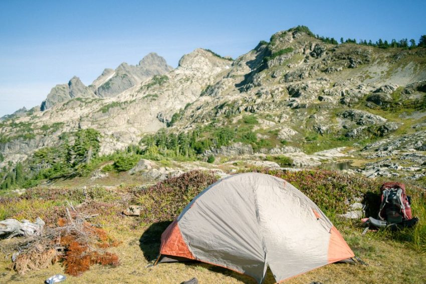 Beginner Day Hiking Checklist: Pack Light, Stay Safe
