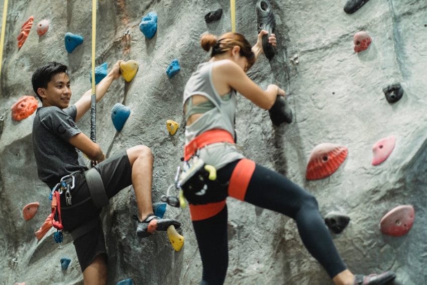 Husqvarna Climbing Harness Review: Analysis of the Arborist Saddle Performance 2024